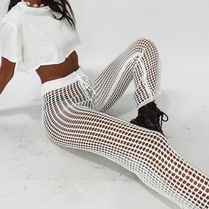 Taran white pants 💓